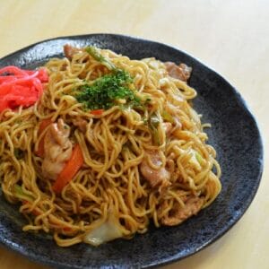 船橋ケイバ ハートビートBBQで提供しているソース焼きそば