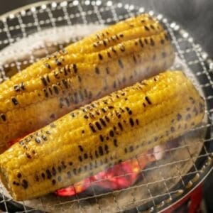 船橋ケイバ ハートビートBBQで提供している焼きとうもろこし